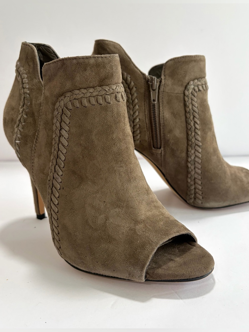 🖤 Vince Camuto "Abesta" Suede Peep Toe Booties 🖤
